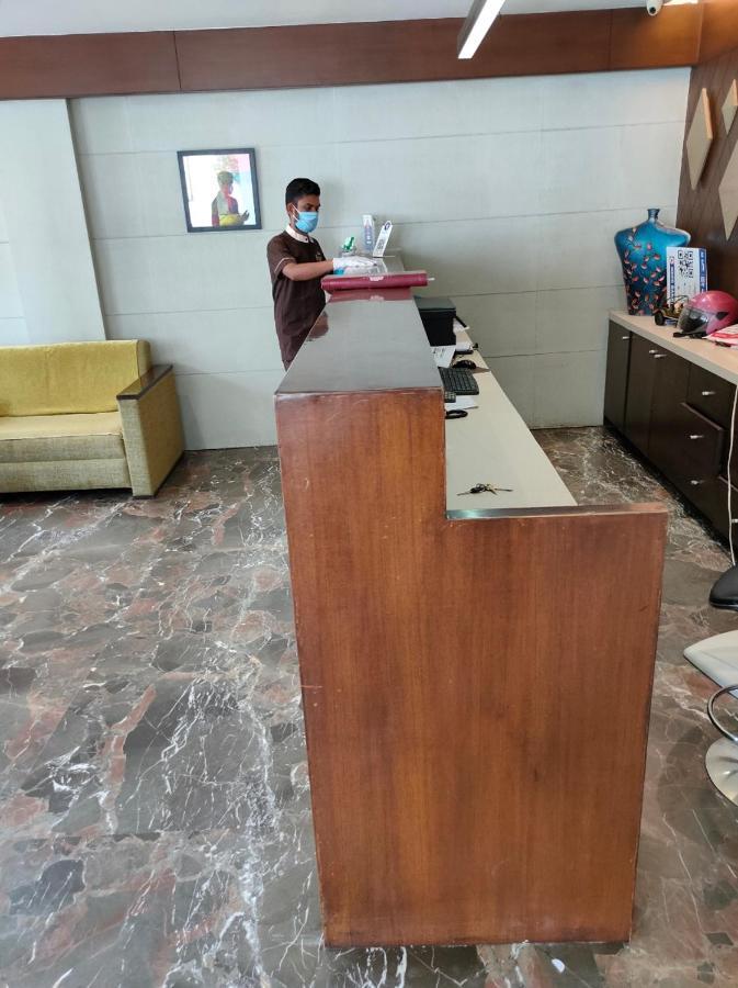 Hotel Skylight Vadodara Exterior foto
