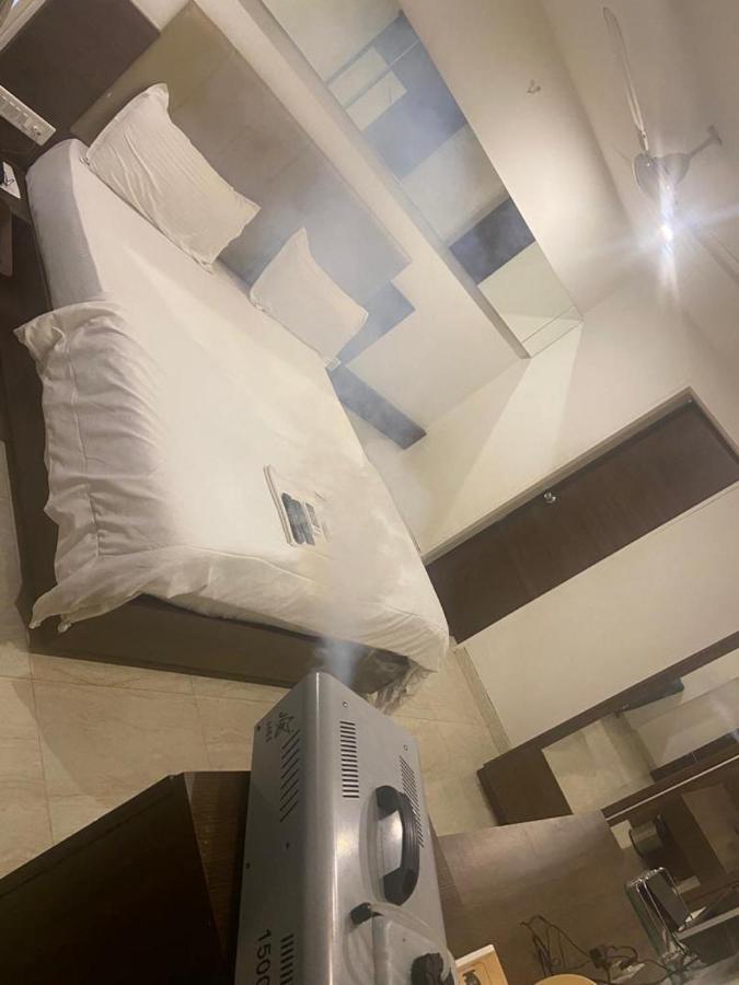 Hotel Skylight Vadodara Exterior foto