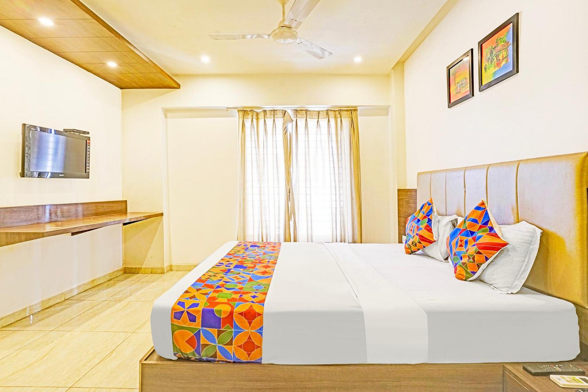 Hotel Skylight Vadodara Exterior foto