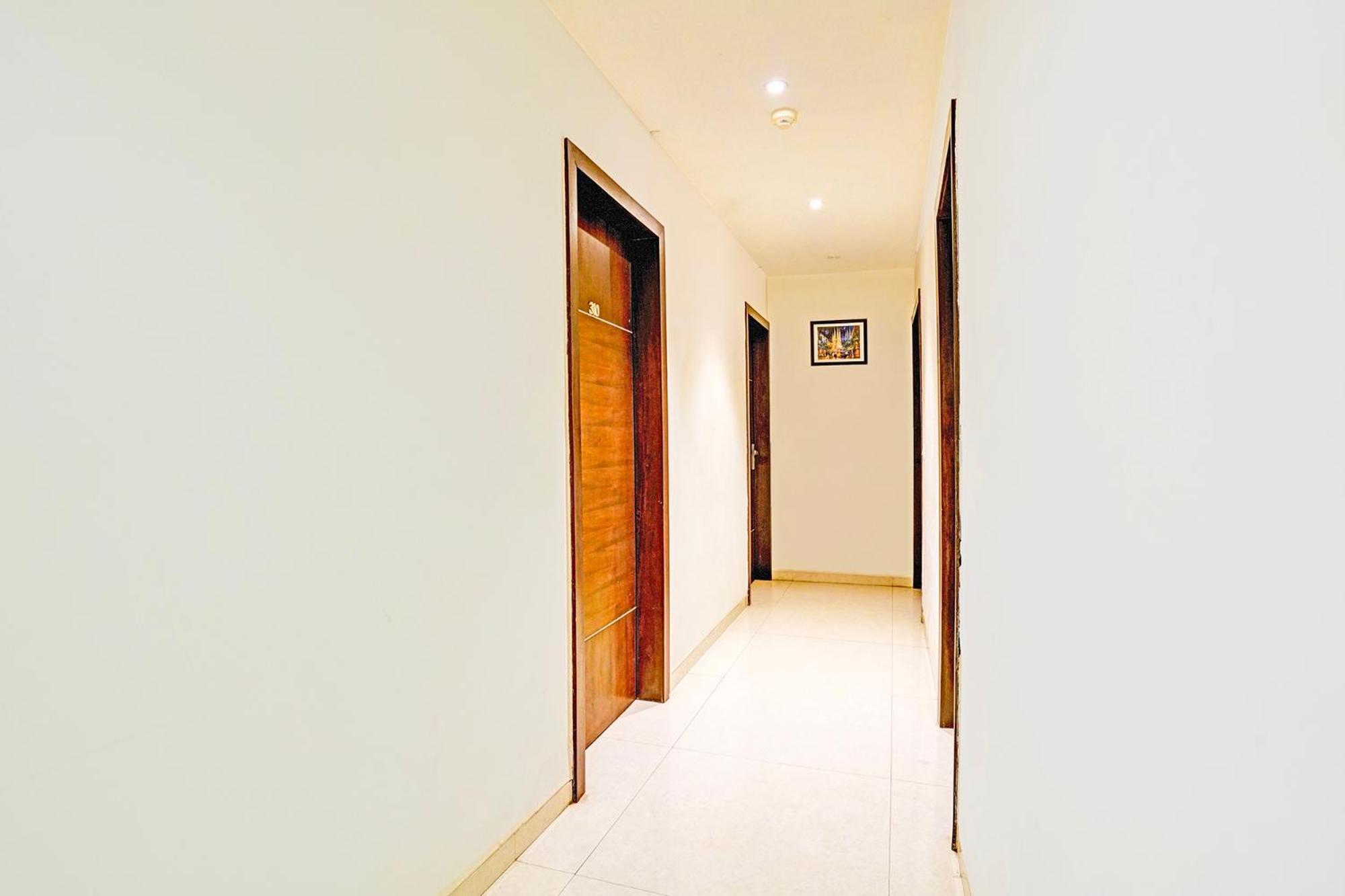 Hotel Skylight Vadodara Exterior foto