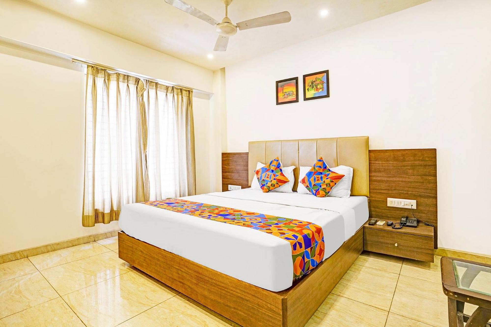 Hotel Skylight Vadodara Exterior foto