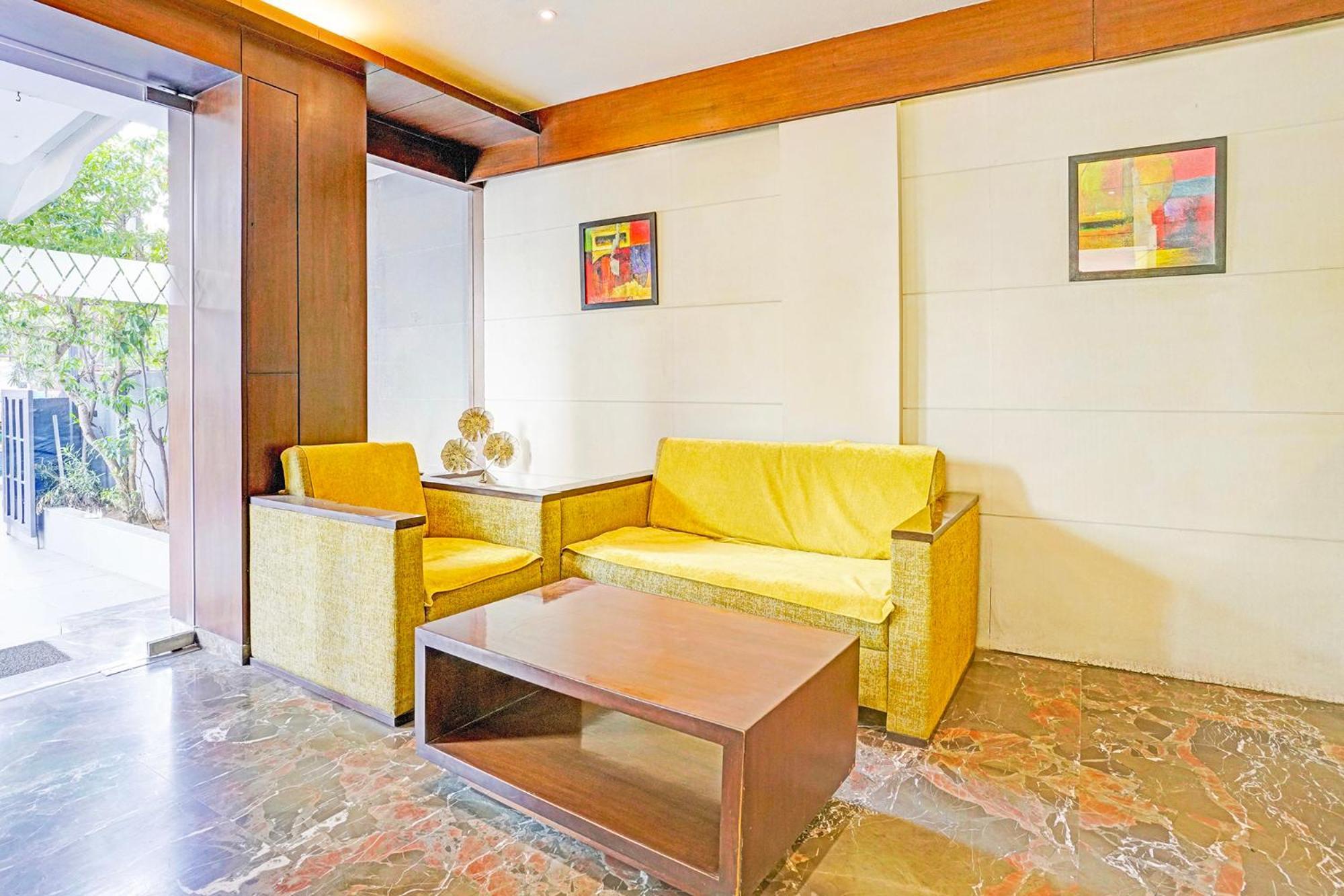 Hotel Skylight Vadodara Exterior foto