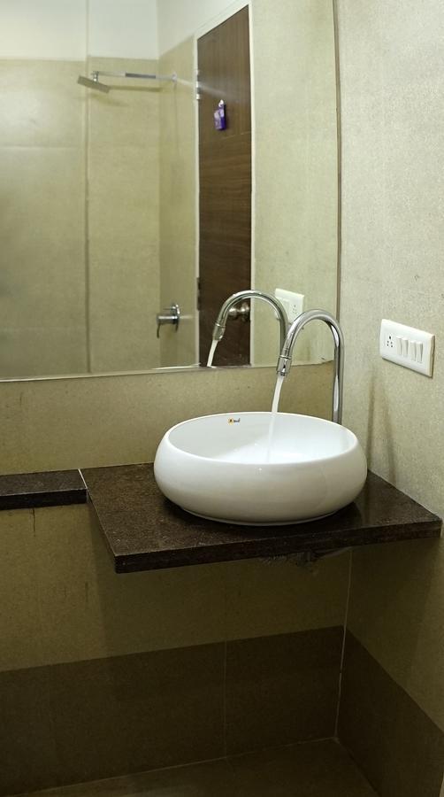 Hotel Skylight Vadodara Exterior foto